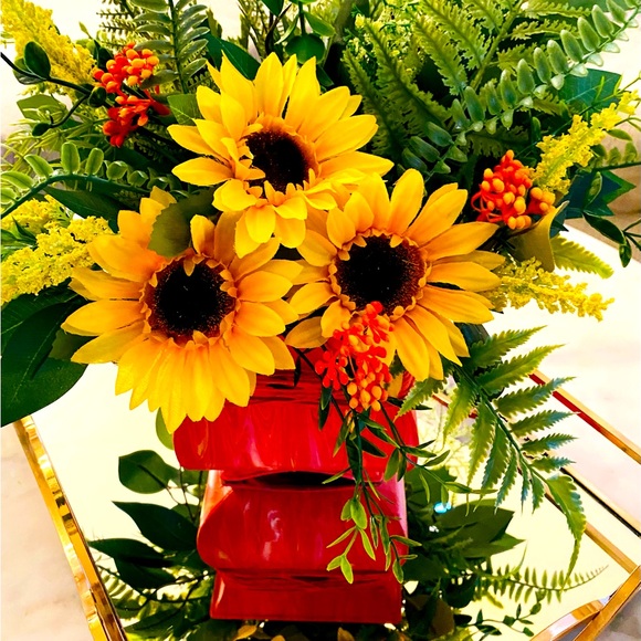 Spring/Summer Floral Arrangement , Sunflower Faux Floral Arrangement. - Picture 6 of 7